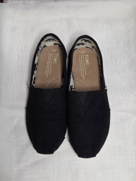 Toms Shoes - TOMS Black Canvas Slip-On Shoes
